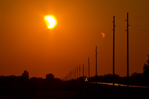 sunset minnesota train eclipse telephonepoles bnsf verndale staplessubdivision