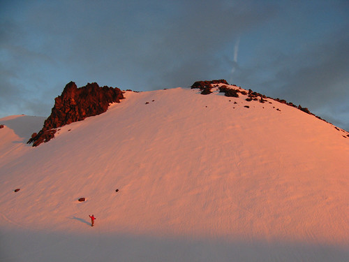 california sunset snow ski spring dusk mountshasta hiddenvalley alpenglow tinypeople