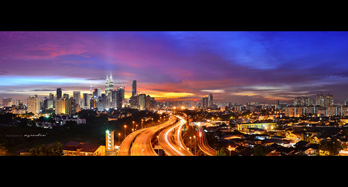 city travel blue light sunset sky panorama cloud architecture photography lowlight nikon cityscape trails tokina1224 malaysia photomerge bluehour kualalumpur dri klcc exposures lighttrail longexposures digitalblending sifoocom d7000 hdcpl azrudin