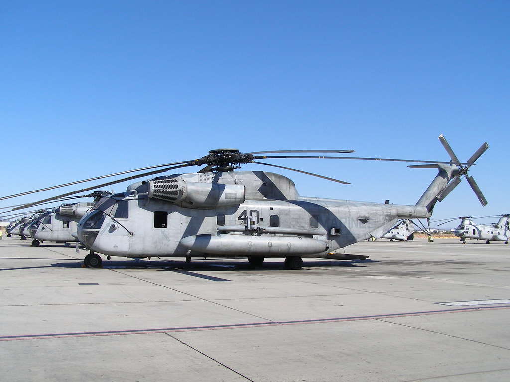 CH-53D 156967/YL-40 HMH-362 MCAS Yuma