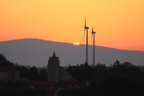 venus transit orangesky windrad sonnenaufgang windturbine 2012 wehrkirche canonef300mmf4lisusm scharndorf