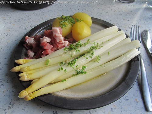 Spargel mit zerlassener Butter, Holsteiner Katenschinken und Kartoffeln Spargel traditionell 2012