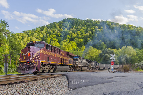 railroad west heritage train photography virginia pennsylvania ns coal ge welch unit 8102