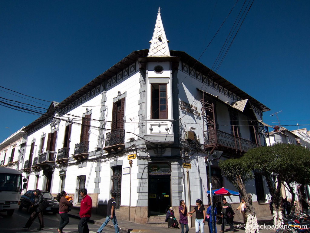 This building marks one of the corners of Plaza 25 de Mayo
