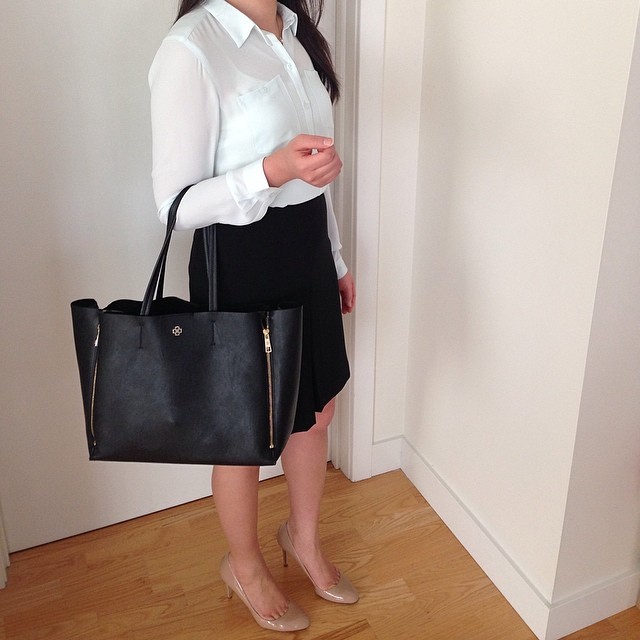 Midweek #ootd: @loftgirl minty blouse and pleated front skirt, @anntaylor gallery bag, @jcrew Sloane patent nude pumps.