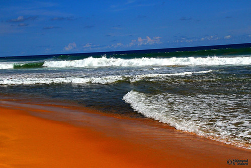 ocean sky beach sand waves indianocean srilanka colombo mountlavinia