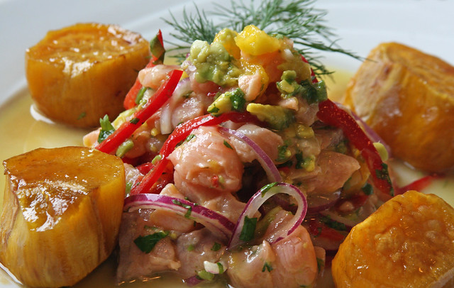 Ceviche de Salmón Palta y Mango 157