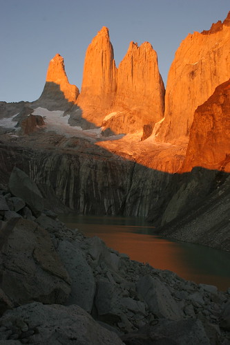 patagonia mountains argentina sunrise trekking alpine torresdelpaine