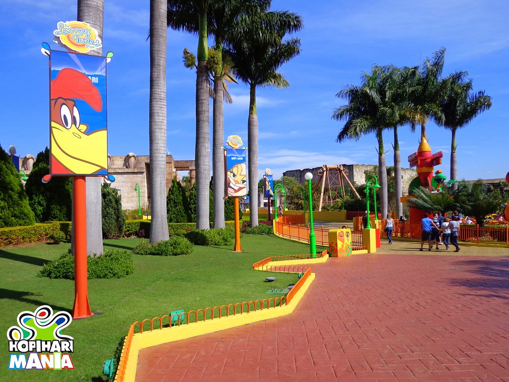 Theme Park Review • Hopi Hari Theme Park 2011 - Brazil