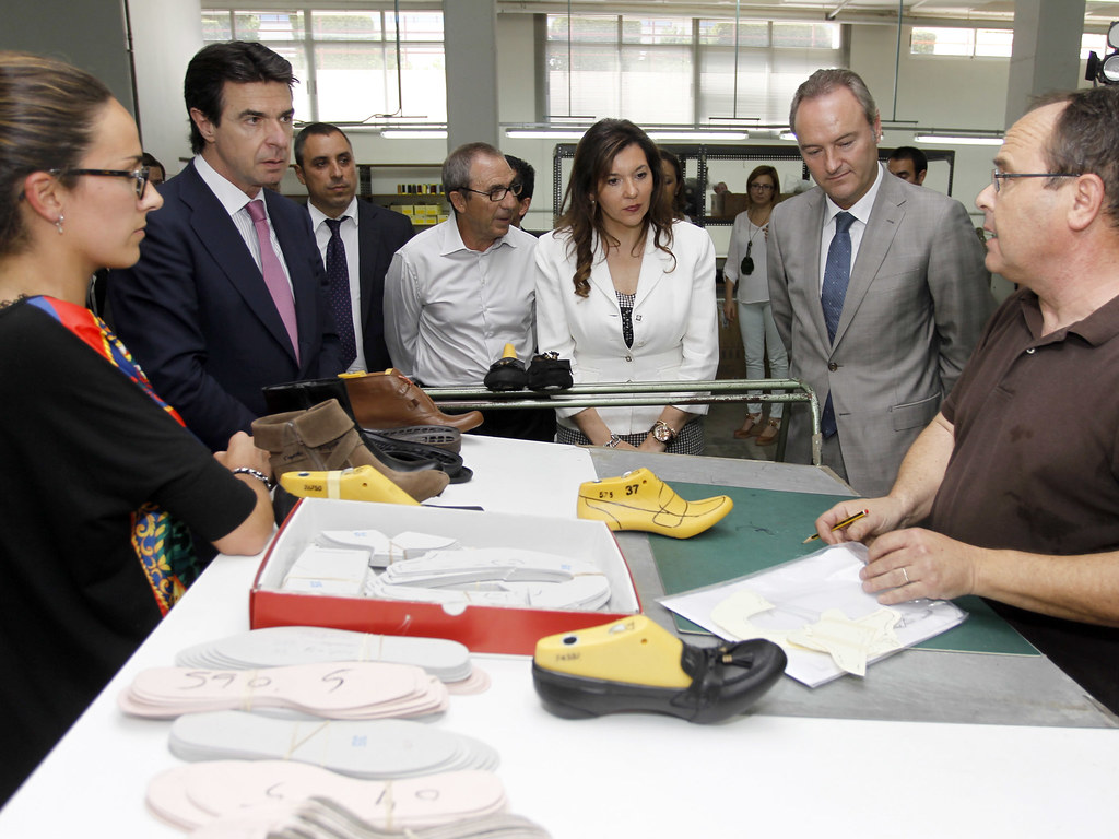 El president Alberto Fabra y el ministro José Manuel Soria visitan la fábrica de calzado María Jaen