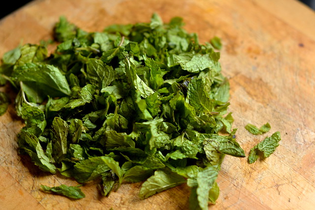 mint leaves for virgin mojito
