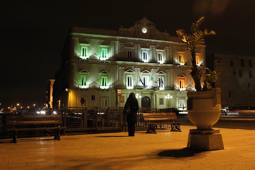 colors europa exposure mediterraneo italia explore nightview puglia taranto municipio magnagrecia borgoantico passionescatto icoloridellabandieraitaliana