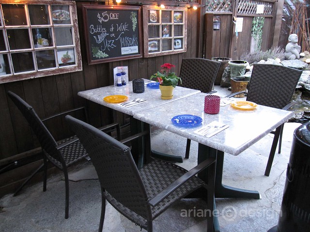 Ricardos Mediterranean Kitchen outdoor patio seating