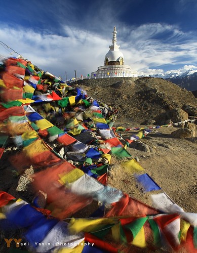 india prayer flags monastery leh ladakh shantistupa