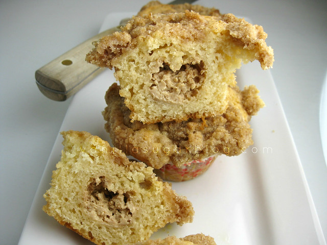 crumb cake muffins w/ creamy espresso filling