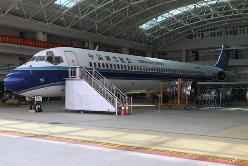 B-2142 McDonnell Douglas MD-82 China Southern