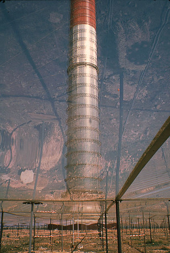 401px-Solar_Chimney_Manzanares_view_through_the_polyester_collector_roof