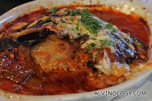 Oven-baked Eggplant and Mozzarella with Tomato sauce