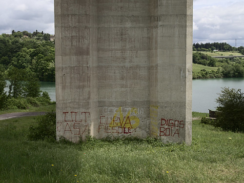 italien bridge italy lake landscape see grafitti tuscany landschaft fiesole toskana bruecke curvafiesole rawtherapee lagodibilancino olympusm25mmf18 olympusomdem10