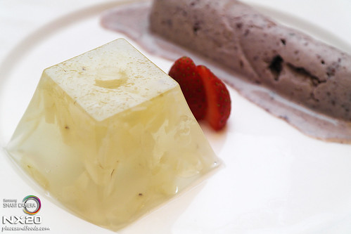 dynasty migf 2012 Chilled water chestnut jelly, strawberry-red bean ice cream