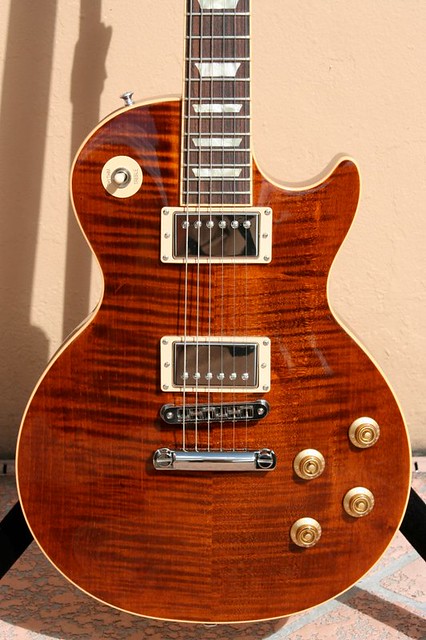 Photo：Gibson Guitars  42 By Larry Ziffle
