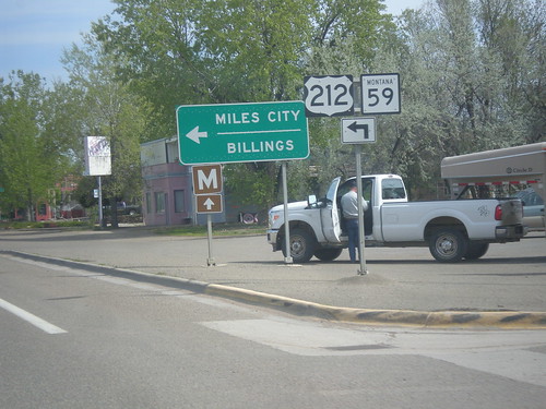 sign montana intersection shield us212 biggreensign broadus mt59