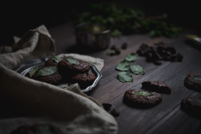 Fresh mint dark chocolate truffle cookies + Saveur.