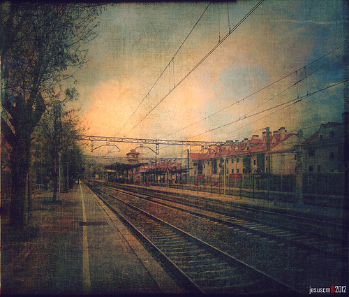 madrid morning mañana train sunrise tren dawn spain railway railwaystation amanecer estación ferrocarril elescorial motat tatot jesuscm magicunicornverybest magicunicornmasterpiece htcwildfires galleryoffantasticshots goldencrotalotexture