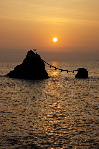 ocean sea japan sunrise rocks sony futami 日の出 weddedrocks 二見 夫婦岩 apsc 標縄 nex7 sel18200 gettyimagesjapan12q2 gettyimagesjapan12q3 ©jakejung