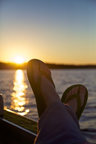 sunset summer sky sun lake ontario canada feet water relax fun boat bokeh crowe