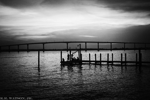 bridge sunset water silhouette river island bay pier spectators chesapeake patuxent solomons thomasjohnsonmemorialbridge