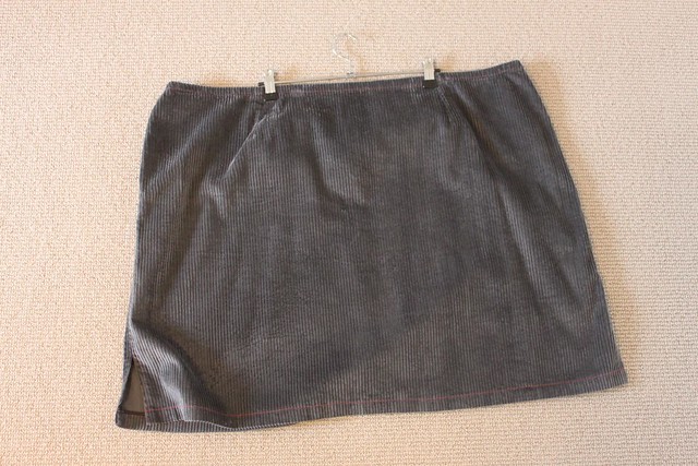 Wet cement cord skirt