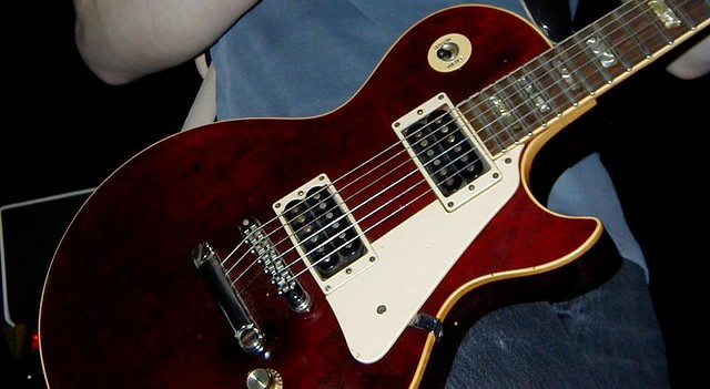 Photo：Gibson Guitar 92 By Larry Ziffle