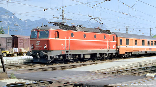 electric train austria österreich bobo eisenbahn railway zug öbb passengertrain wörgl br1044 10441210