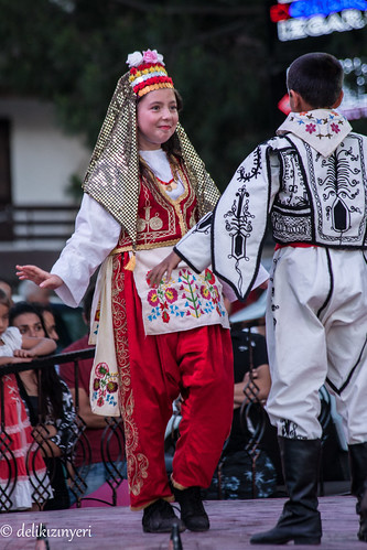 people festival children dance folk international georgian iznik