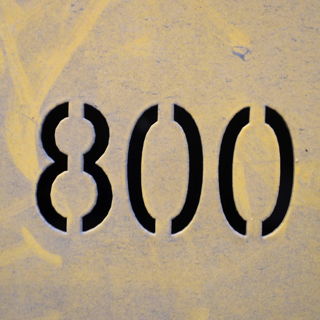 800