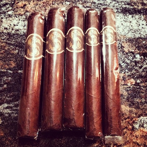 Picked up som #MatildeRenancer #cigars #cigarporn #cigaraficionado