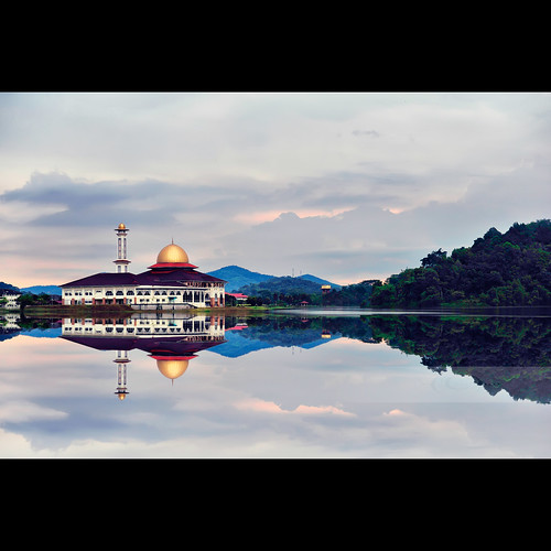 sunset lake reflection building religious islam mosque jungle malaysia masjid selangor matahari tasik bangunan kualakububaru terbenam kualakububahru 2470mmf28g darulquran huffaz