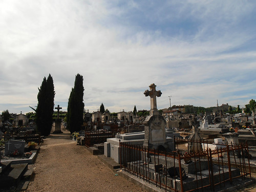 city france grave graveyard town tomb lot stadt grab ville 46 cimetière soulliac midipyrénées grabstelle photographedandcopyrightbychristophneis
