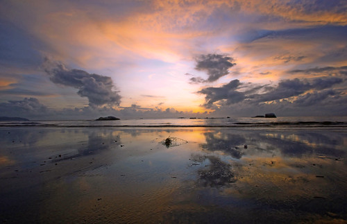 trip travel sun beach sunrise canon eos landscapes shorelines seascapes places malaysia kuantan pahang cloudscapes amomenttoremember balok baluk canoneos550d eos550d rebelt2i kissx4