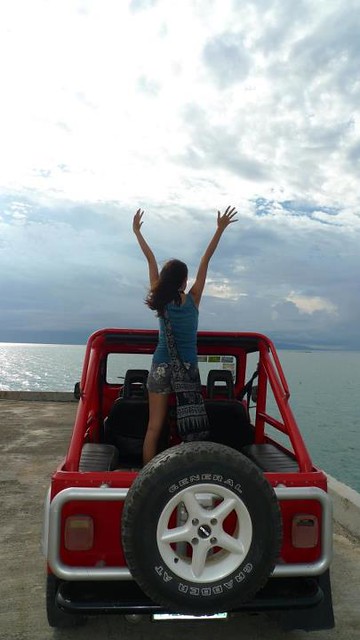 Siquijor Wrangler Jeep on the beach in the Philippines! 