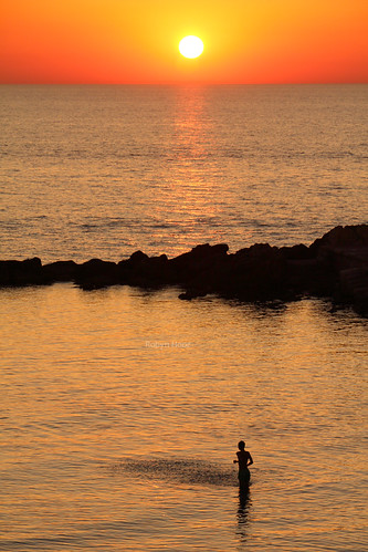 sunset swim canon eos gold tramonto mare alone skin sole acqua gallipoli puglia spiaggia luce solitario pelle nuoto oro lento 550d efs18135is