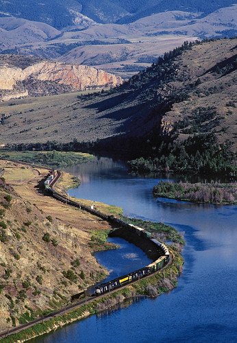 railroad train montana mt f45 lm freight lombard mrl missouririver emd montanaraillink no391 laurelmissoula lombardsiding