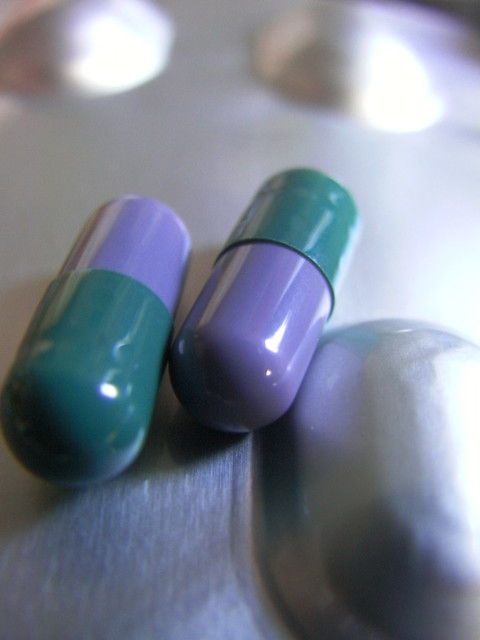 pharmaceutical packaging color and drug expectancy capsules