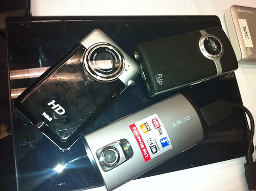 Sony Bloggie Live, RCA HD, Flip Video - Camcorder Comparison by zennie62