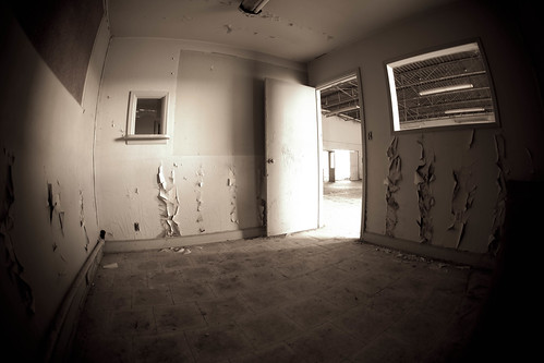 ford abandoned buildings north nd dakota dealership kenmare