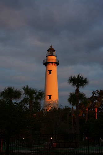 sunset lighthouse nights 1001 saintsimonsisland mygearandme
