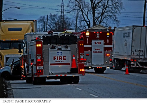 ontario canada fire photography kent nikon fort accident police front pump chatham page vehicle service gary 111 motor ck department services mva spartan dept collision unit 113 hme pumper units d60 eastway fpp mvc chathamkent
