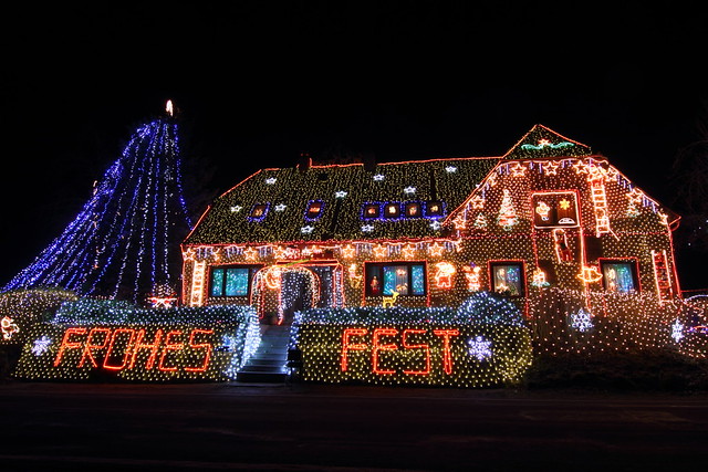 Extreme Holiday Decor 2011 - a gallery on Flickr