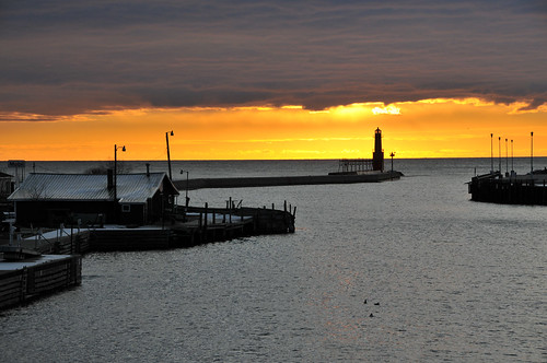 lighthouse sunrise lakemichigan algoma